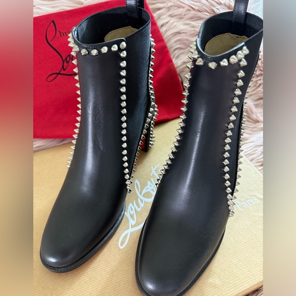 CHRISTIAN LOUBOUTIN
Out Line Spikes leather ankle boots size 37 - Picture 9 of 16